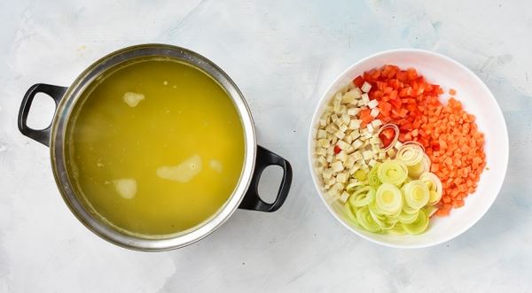 Суп из брокколи и щавеля