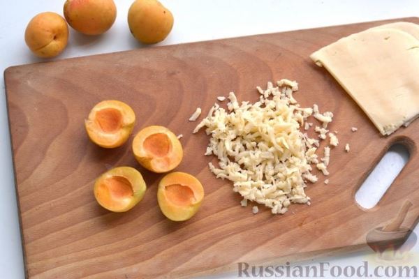 Куриные рулетики с абрикосами и сыром (в духовке)