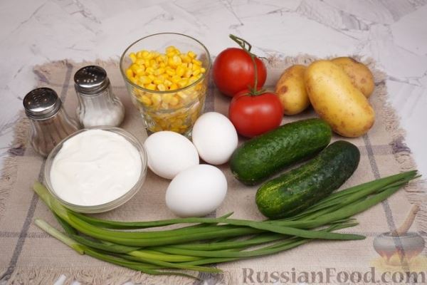 Салат с молодой картошкой, кукурузой и яйцами