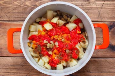 Картошка с баклажанами овощное рагу