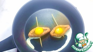 Сосисочные "лодочки" с яйцом и сыром